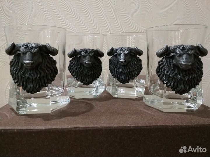 Набор стаканов