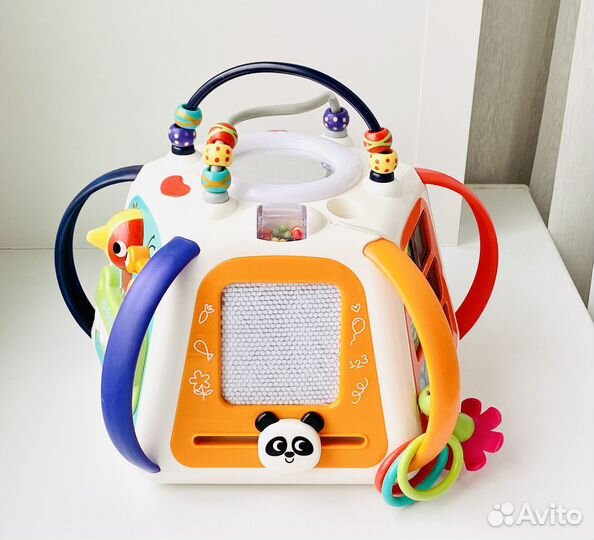 Игровой развивающий центр-бизиборд для малышей