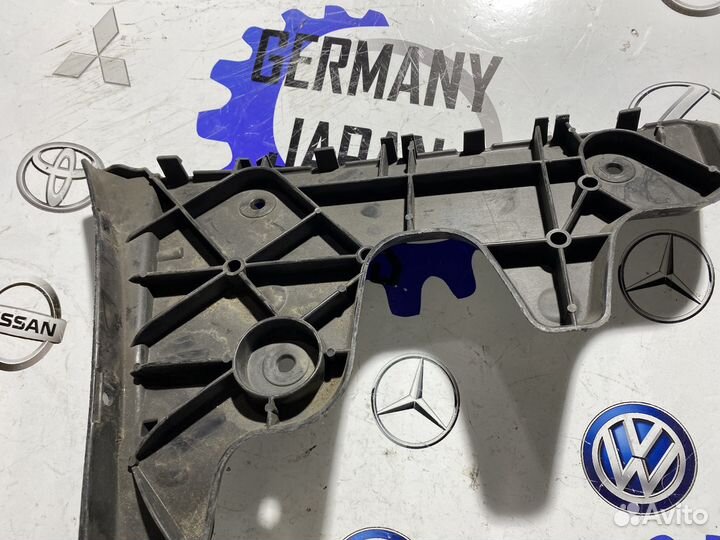 Кронштейн бампера задний левый Audi A6 C6