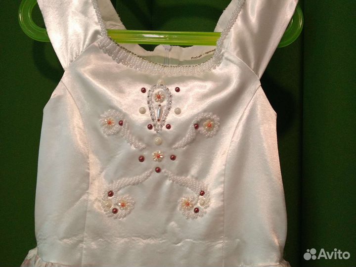 Платье, несколько штук