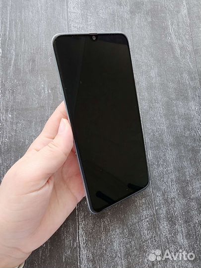 Телефон Samsung A70