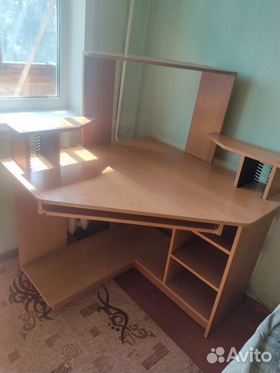 Компьютерный стол