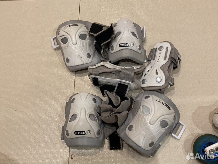 Роликовые коньки Reaction + комплект защиты