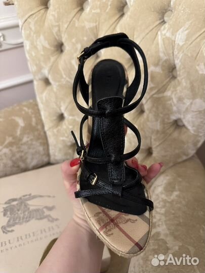 Босоножки Burberry оригинал 41