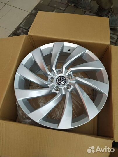 R18/5/112 Диски VW Passat, Tiguan Rosario Style