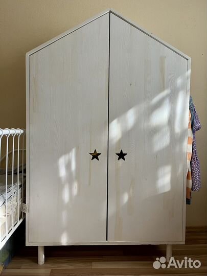 Шкаф домик из массива