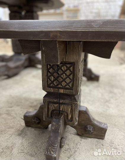 Стол из массива дерева