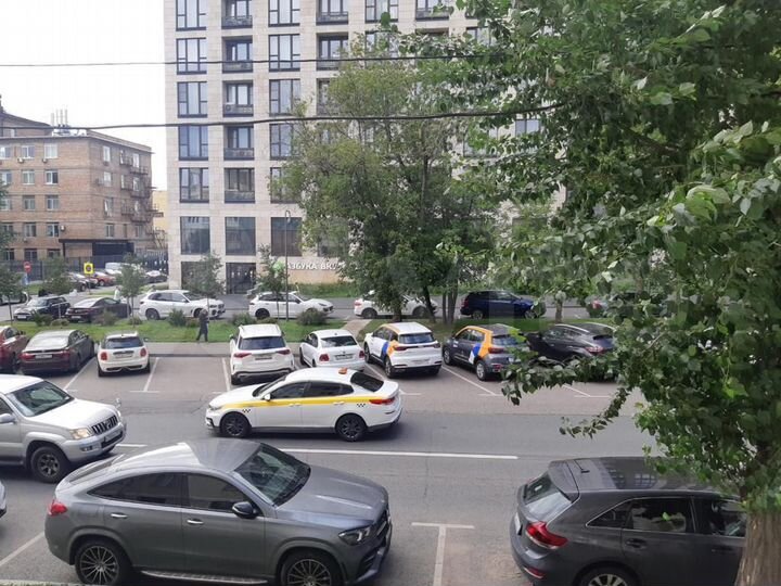 Комната 24,7 м² в 4-к., 2/5 эт.