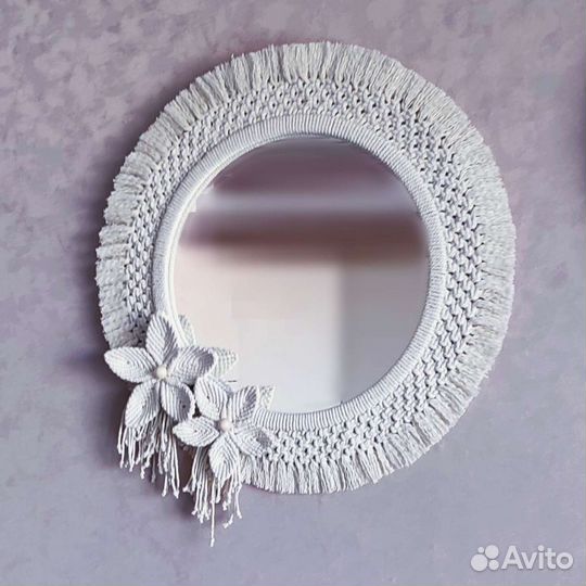 Зеркало настенное круглое в технике макраме
