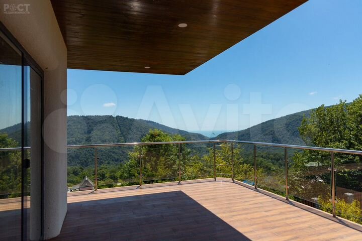 Коттедж 250 м² на участке 6,3 сот.