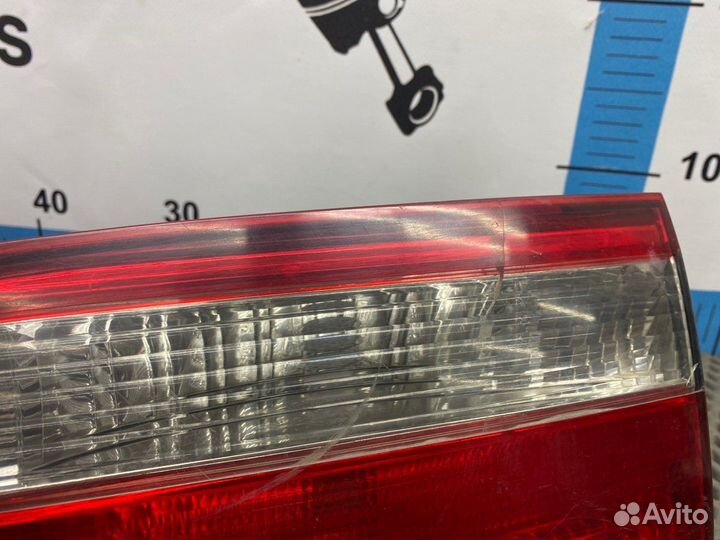 Вставка между стопов задняя правая Toyota Camry