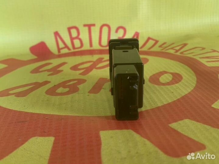 Кнопка обогрева сидений Toyota Rav4 XA30 2azfe