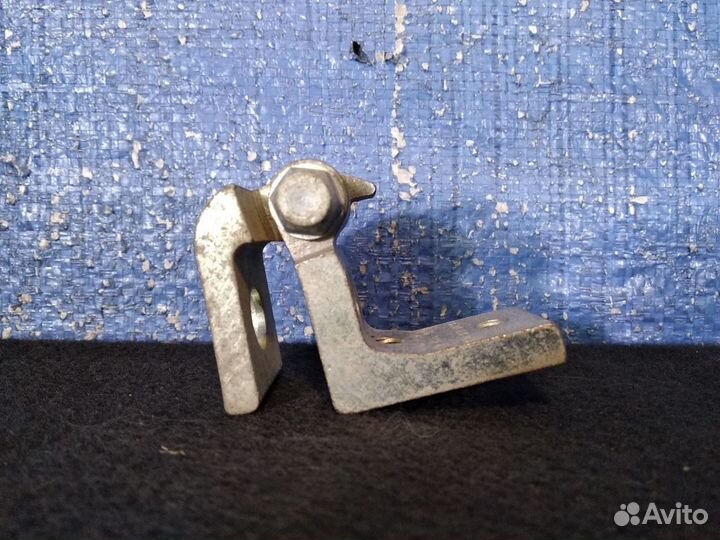 Петля двери верхняя Skoda Octavia 2 А5 2004-2013 н