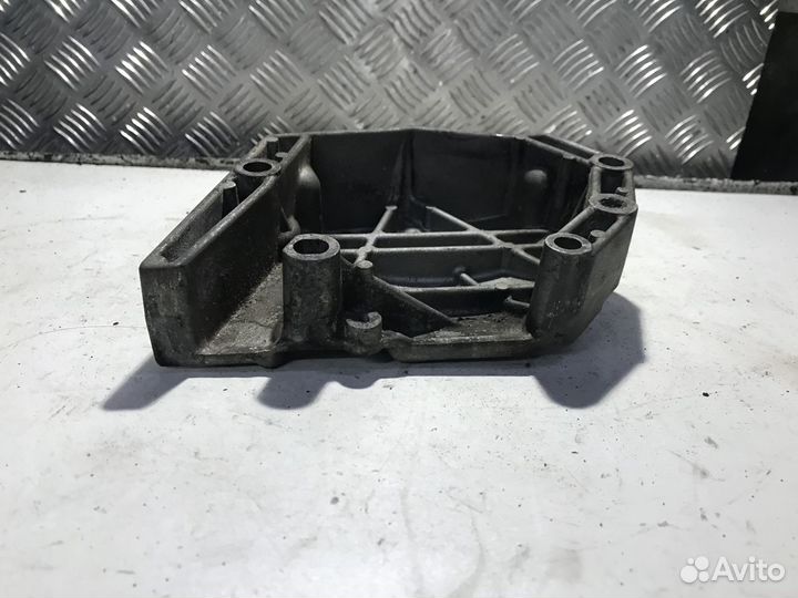 Кожух ремня грм Renault Logan