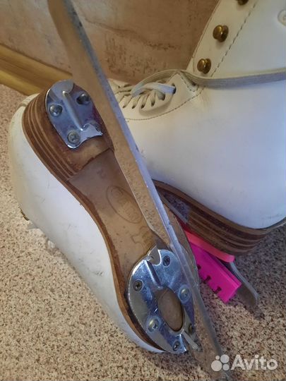 Коньки профессиональные