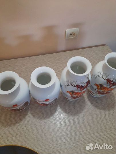 Вазы фарфор 23 и 27см, Китай с печатью