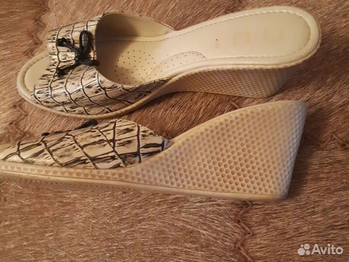 Шлепанцы женские 40 размер