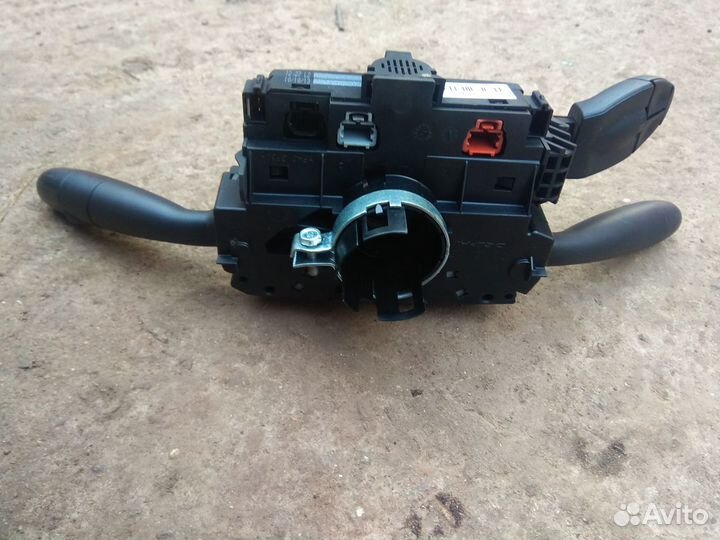 Переключатель подрулевой Пежо 408 308 Peugeot 408