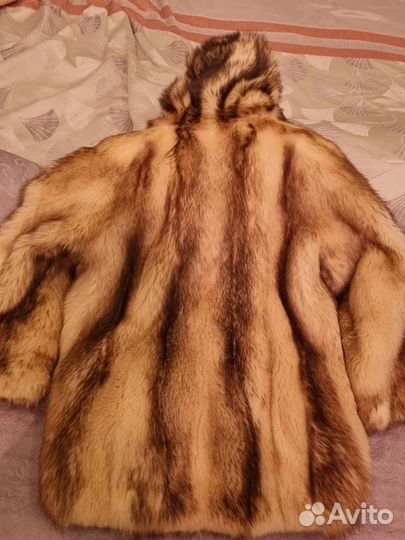 Шуба из енота с капюшоном