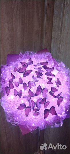 Светящийся букет из бабочек