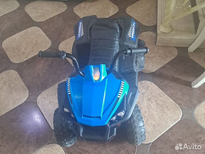 Детский квадроцикл на аккумуляторе