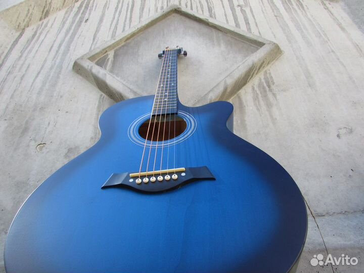 Гитара акустическая
