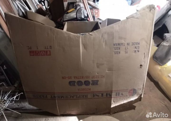 Капот Mazda 323