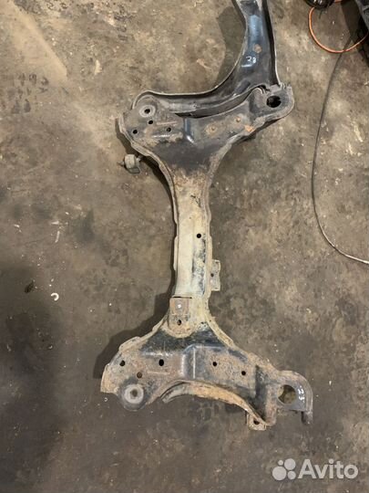 Подрамник передний Ford Escape