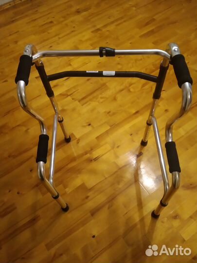 Ходунки для взрослых шагающие