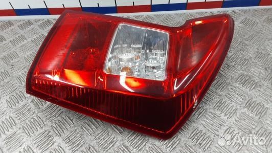 Фонарь задний правый KIA carens 3 (HBN09MY02)