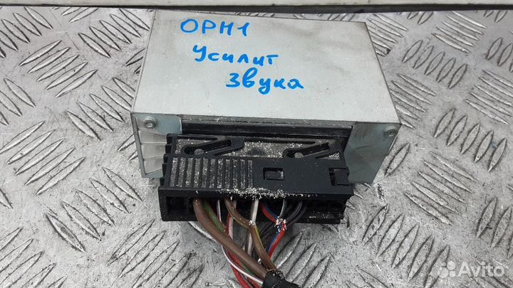 Усилитель акустической системы BMW 6-Series/M6