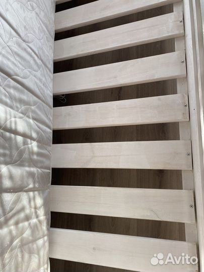 Детская двухярусная кровать