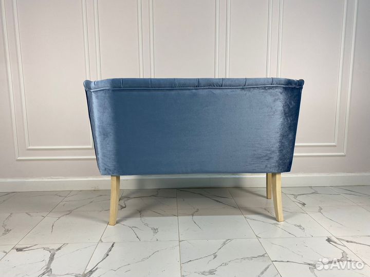 Диван Бастардо в каретной стяжке, синий