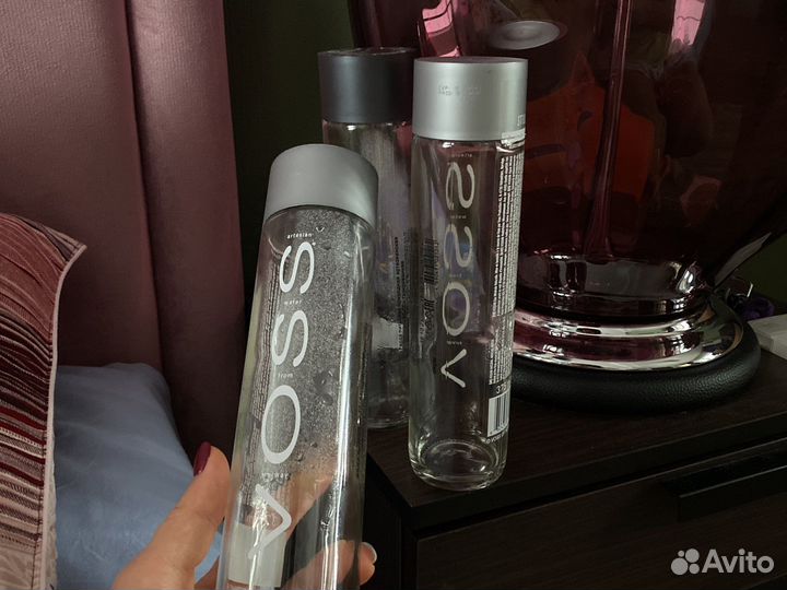 Бутылка стеклянная Voss Восс