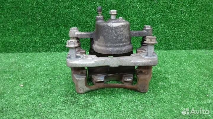 Суппорт передний левый Toyota Vitz KSP130 1KR-FE