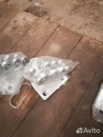 Балка с прорезью для откатных ворот