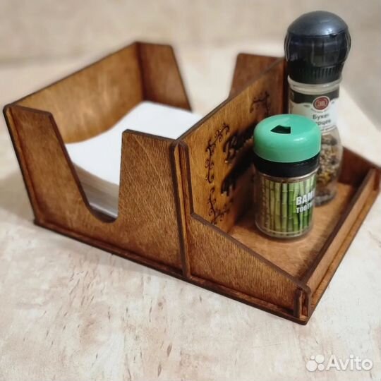 Салфетница деревянная