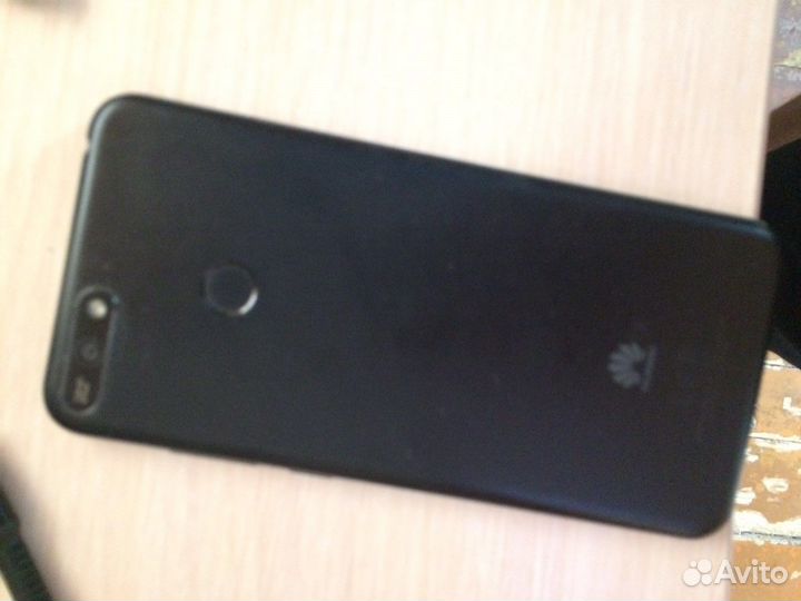 Телефон huawei Y6 Prime2018