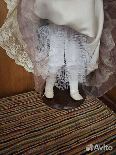 Кукла декоративная на подставке