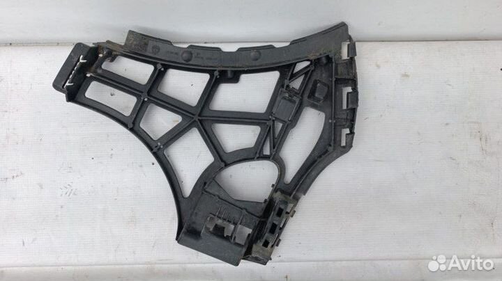 Крепление бампера переднее левое Volkswagen Gоlf