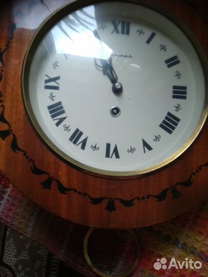 Часы янтарь с маятником