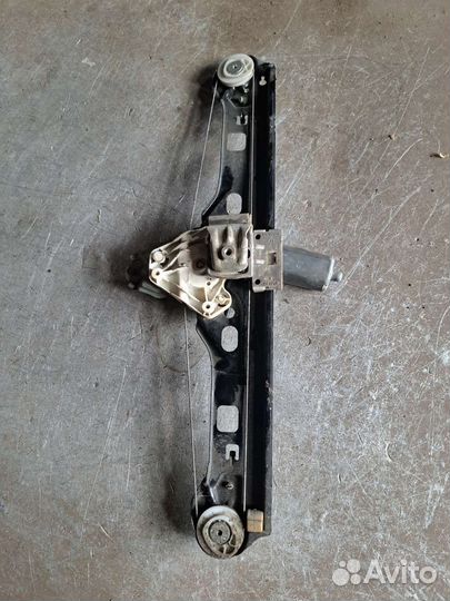 Стеклоподъемник задний левый на Mercedes W203