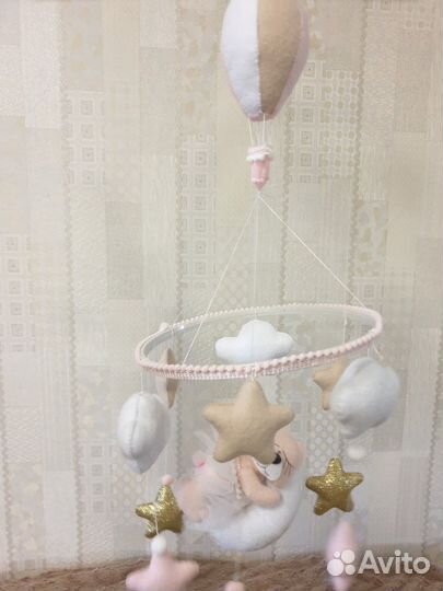 Мобиль на кроватку из фетра