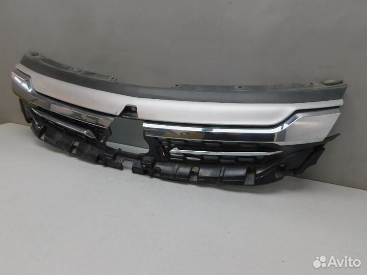 Решетка радиатора Mitsubishi Pajero Sport