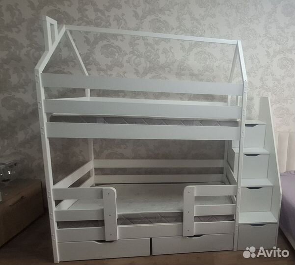 Двухъярусная кровать чердак