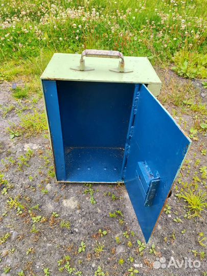 Ящик железный под оружие и боеприпасы