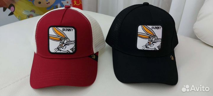 Бейсболка сетка с зайцем