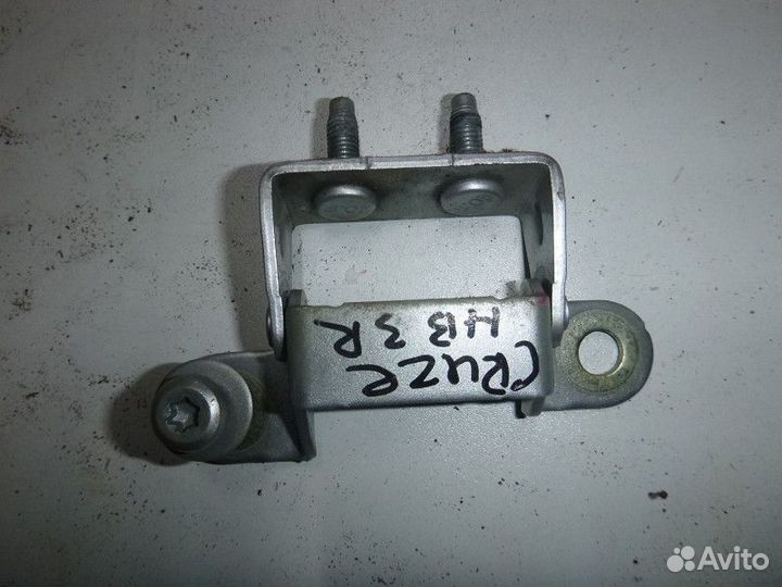 Петля двери багажника chevrolet cruze 2009