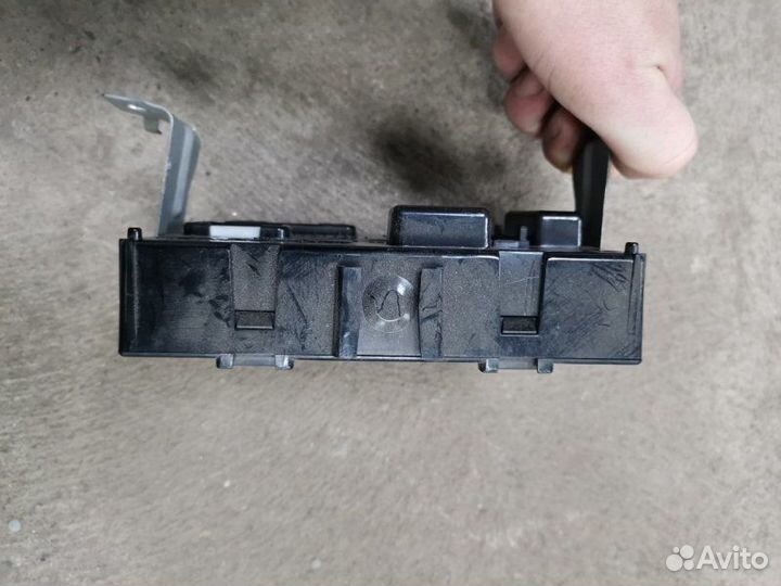 Блок комфорта Nissan Tiida хэтчбек HR16 2007