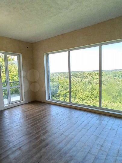 Дом 180 м² на участке 12 сот.